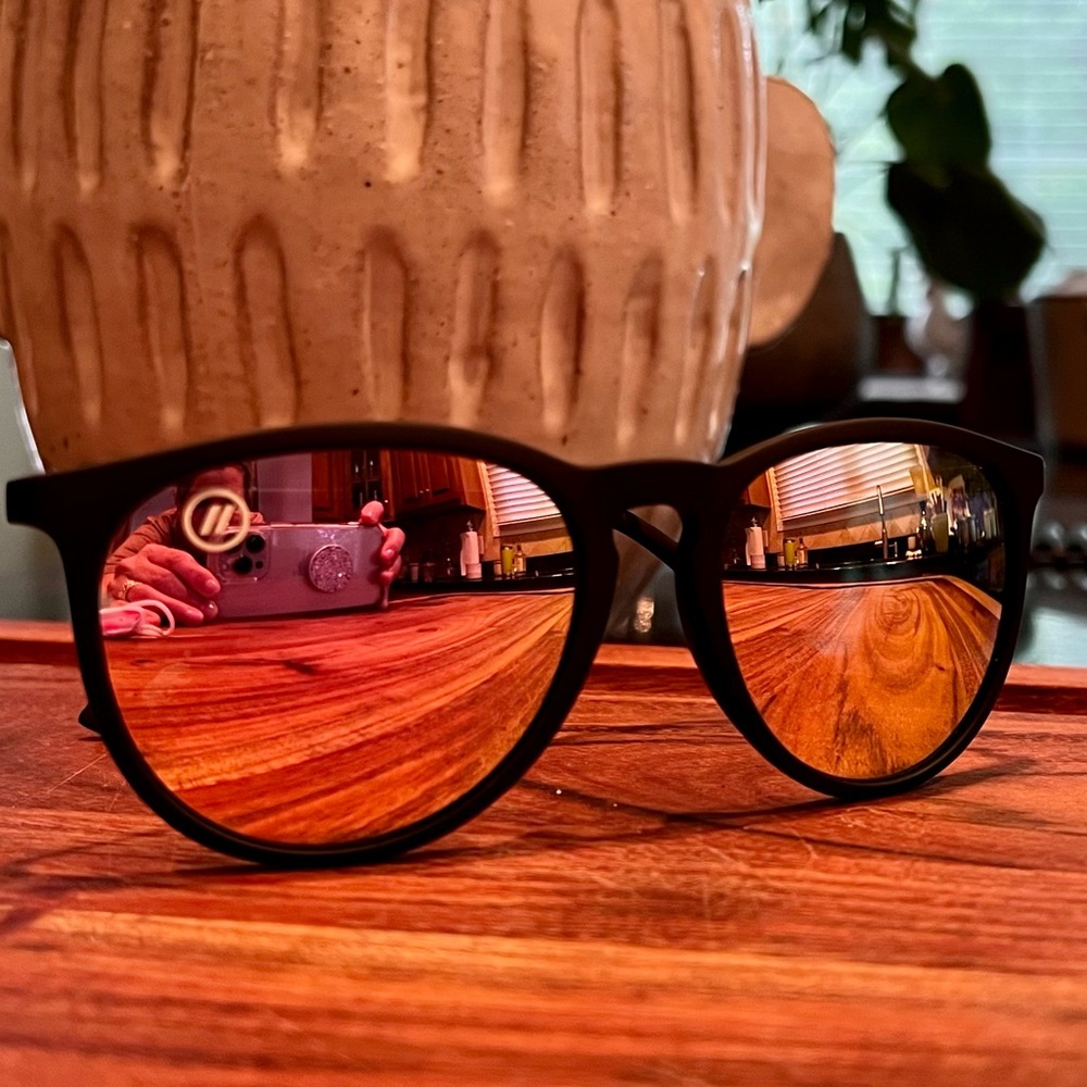 Blenders North Park pink & black circle mirror sunglasses